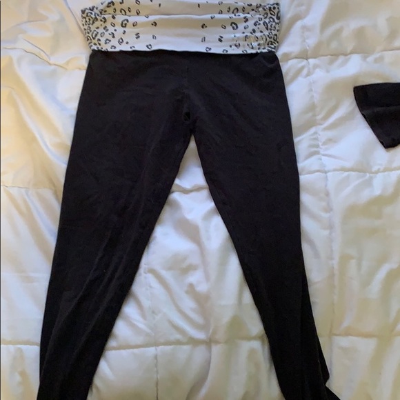 three pairs of PINK leggings - Picture 5 of 5